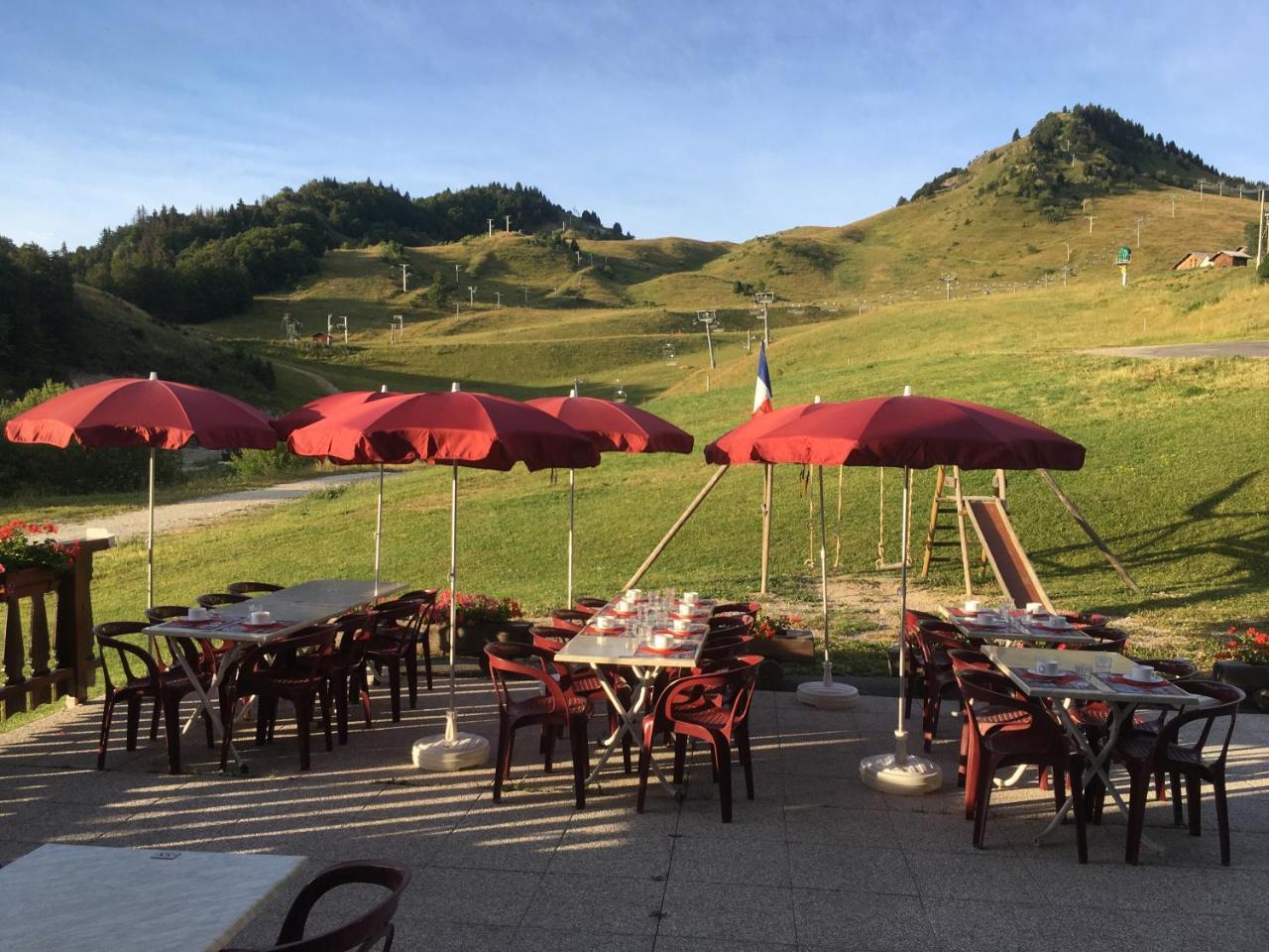 Hotel Les Skieurs Bellevaux Екстер'єр фото